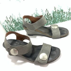 Taos Leather Wedged Sandals Size 41  EU Or 10-10.5 US Womens
